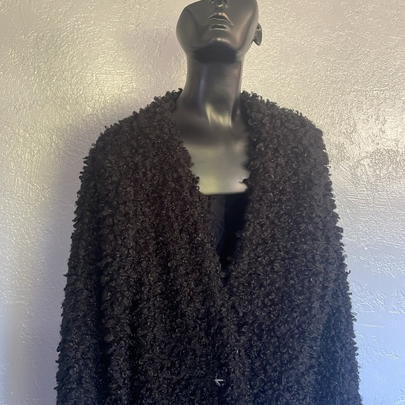 Faux fur coat size large no label - Picture 2 of 3